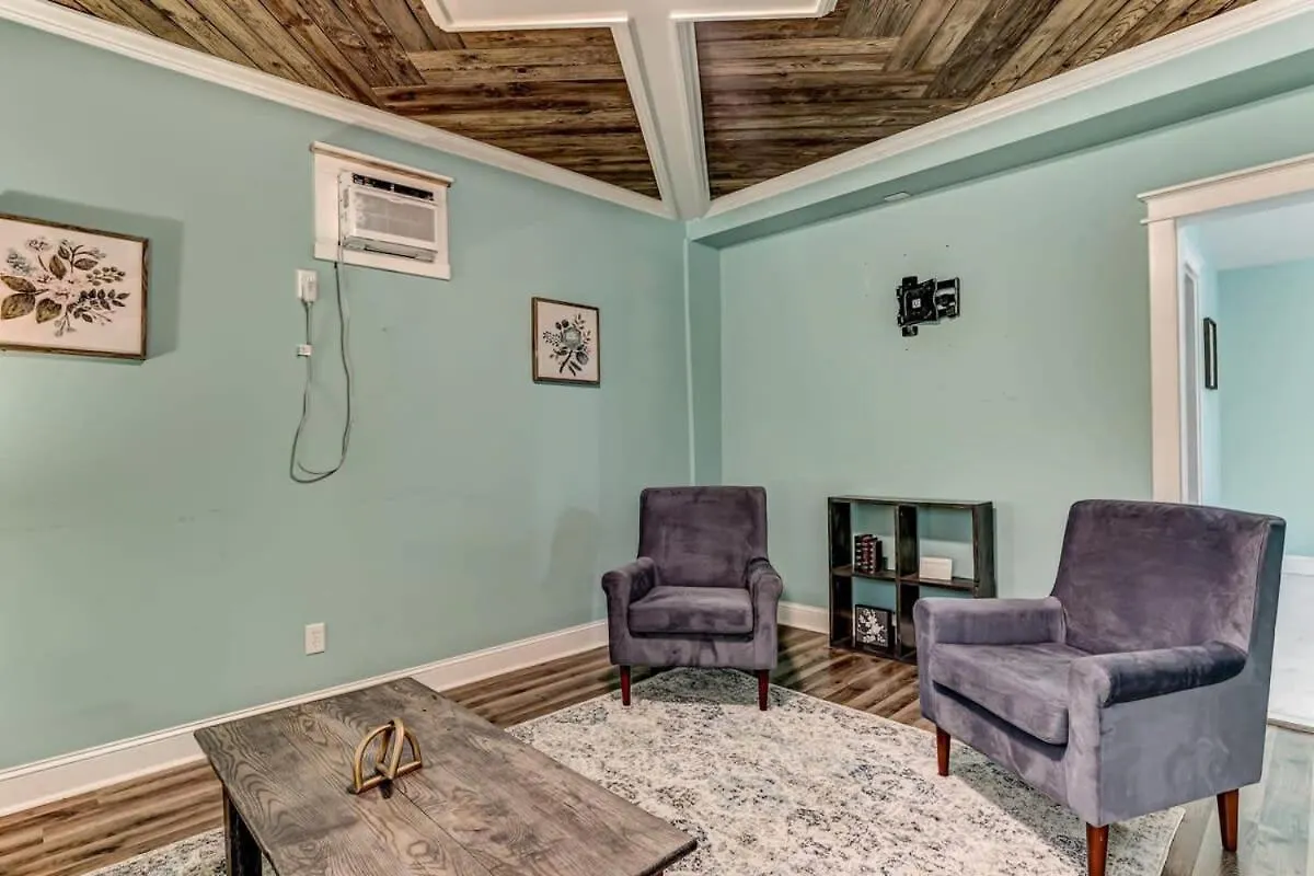 Sweet Sunny Retreat- Both Houses Savannah 0*,
