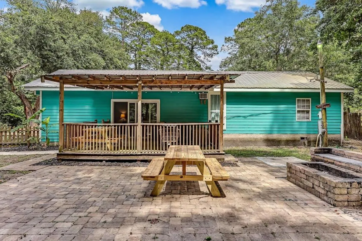 Sweet Sunny Retreat- Both Houses Savannah 0*,  United States